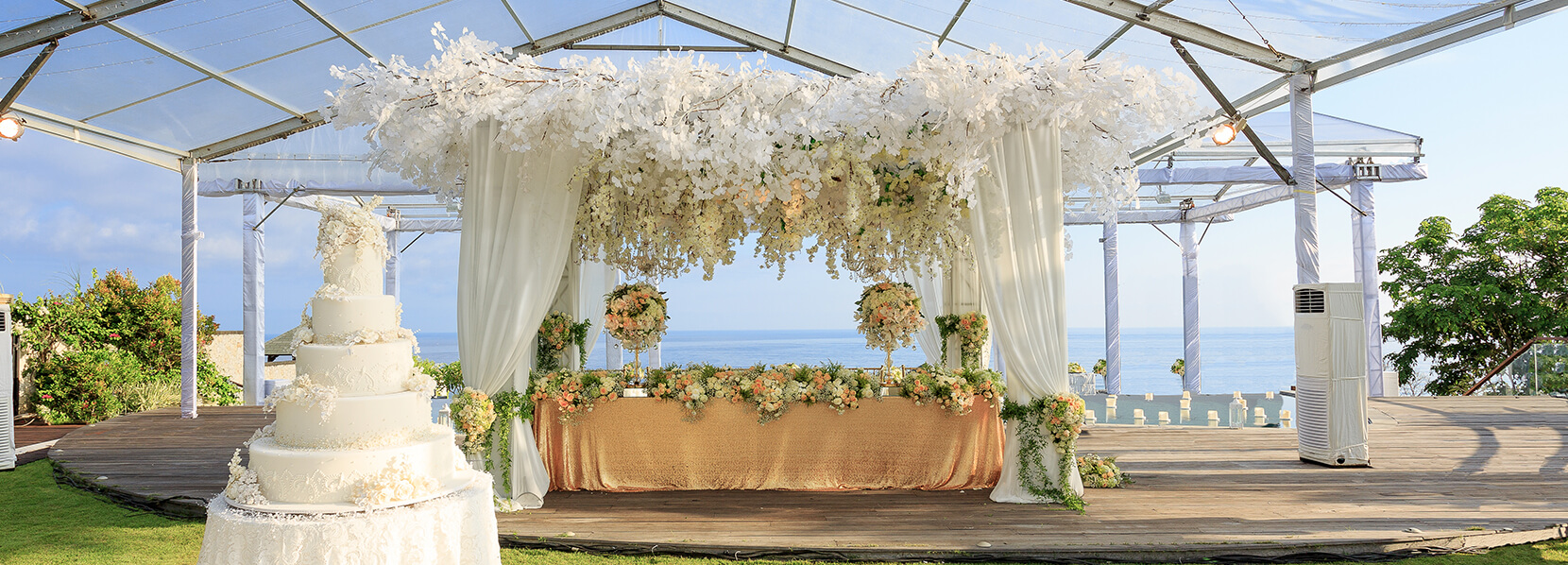 https://www.pandawacliffestate.com/resources/pandawacliff/content/weddings/Pandawa%20Cliff%20Estate%20-%20Wedding%20perfection.jpg?utm_source=chatgpt.com